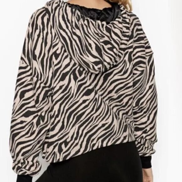 NWT! Victorias Secret Crop‎ Hoodie Zebra Print Loose Fit Top - Size Large - Picture 2 of 12